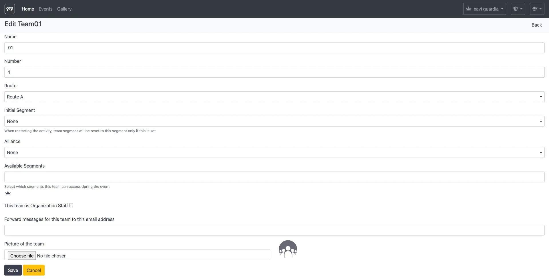Formulario de edición de equipo mostrando los mismos campos que crear más la carga de archivo Picture of the team con previsualización de la imagen actual
