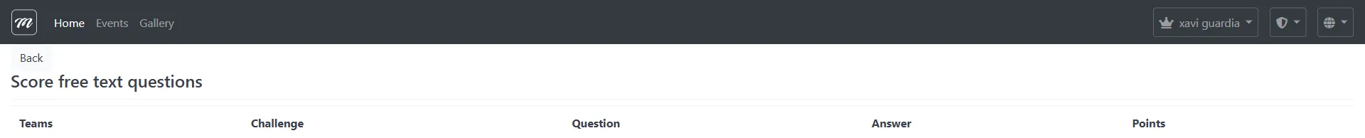 Página de puntuación de respuestas de texto libre con tabla interactiva de puntuación
