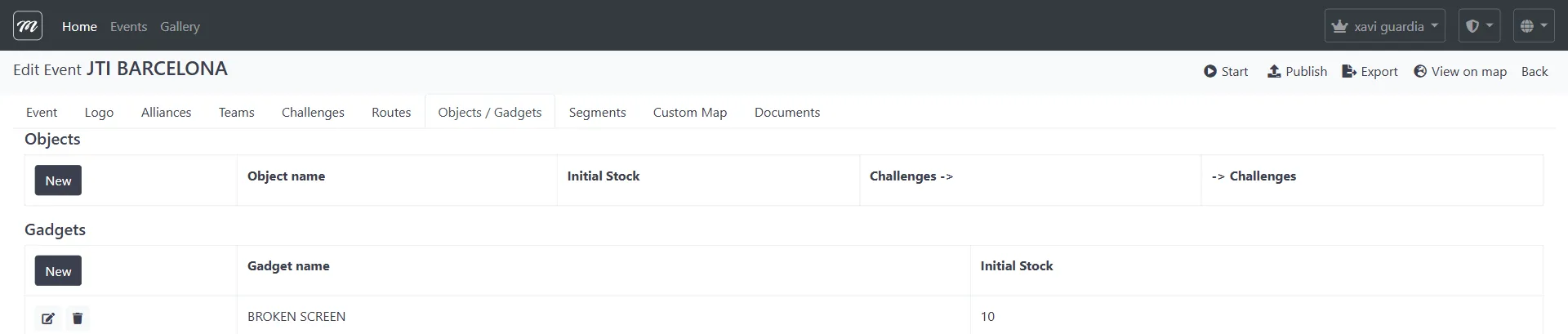 Pestaña Objects y Gadgets mostrando 4 gadgets configurados con niveles de stock